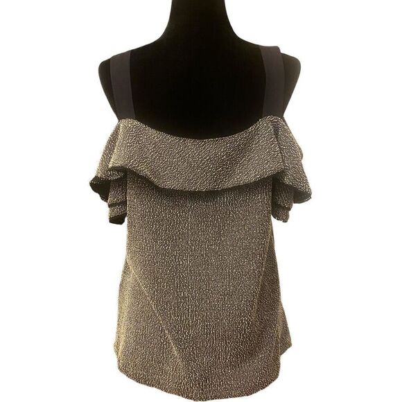 Banana Republic Textured Ruffle Sleeve Top – Size Large - Picture 4 of 11